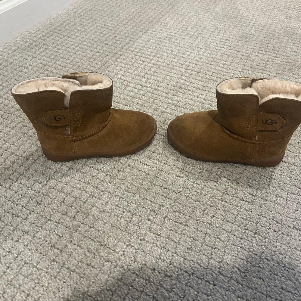 Toddler Size 8, UGG Boots. Tan. Excellent shape no tears. Worn a few times only